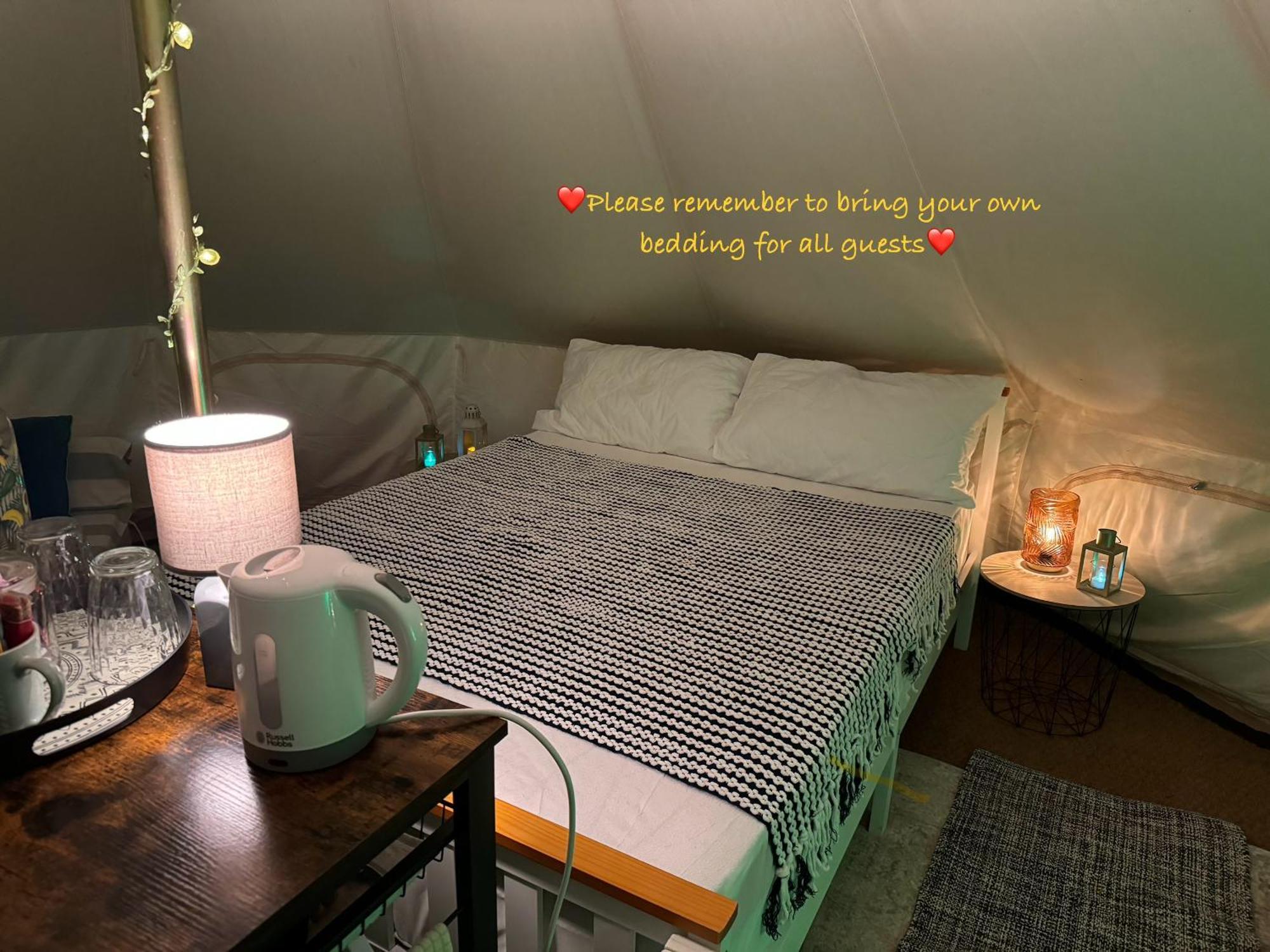 Spacious Bell Tent At Herigerbi Park Lincolnshire Villa Grantham Esterno foto