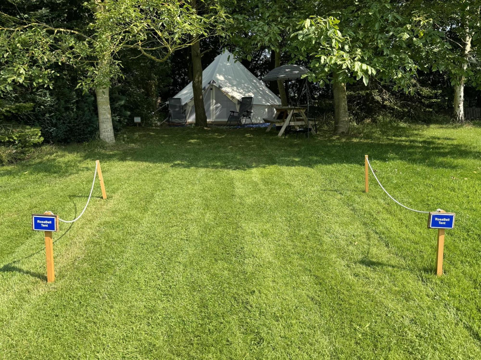 Spacious Bell Tent At Herigerbi Park Lincolnshire Villa Grantham Esterno foto